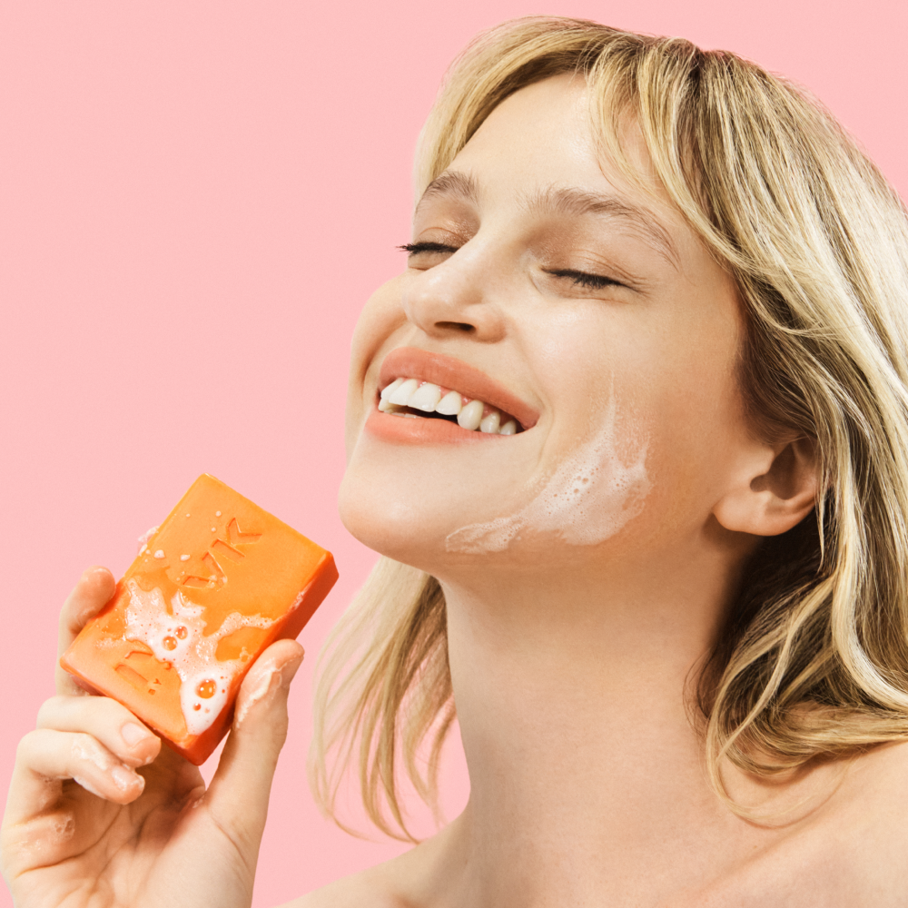 IYKYK VITAMIN C & TURMERIC FACIAL CLEANING BAR - 2 PACK - Image 5